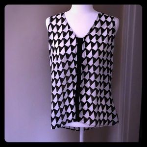 NWT Sleeveless Sheer Black & White Banana Republic